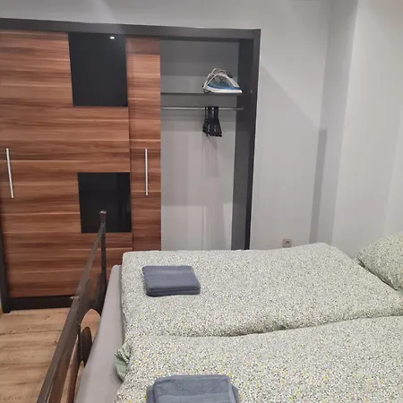 Dom Pri Rieke S Parkovanim Vakantiehuis Žilina