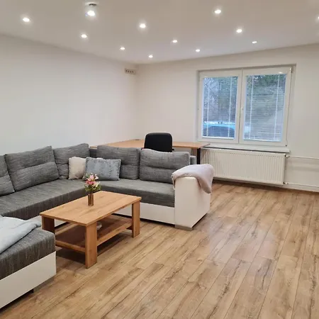 Dom Pri Rieke S Parkovanim