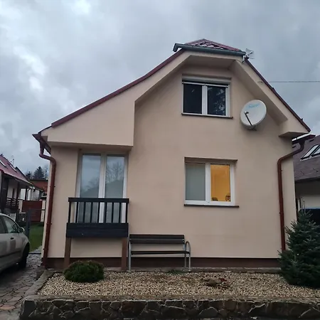 Dom Pri Rieke S Parkovanim * زيلينا